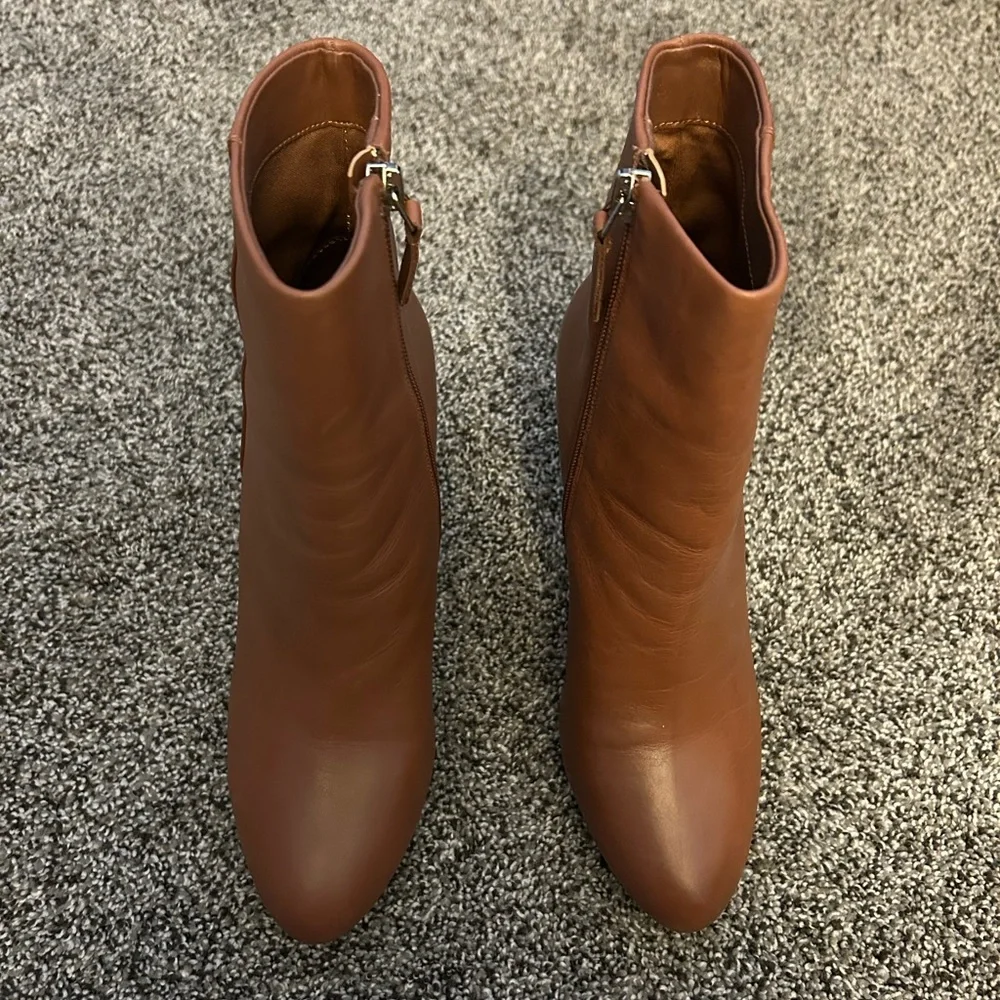 Brown Ankle Bootie heels - Picture 2 of 4